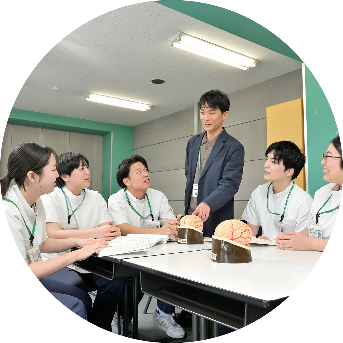 和気あいあいとした体験授業の様子